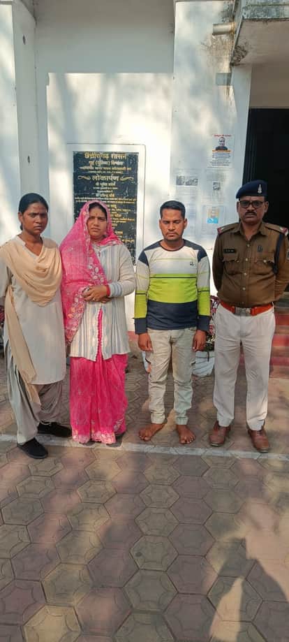 Attempt to grab postmaster job with fake marksheet two accused arrested police searching for another in Raiga