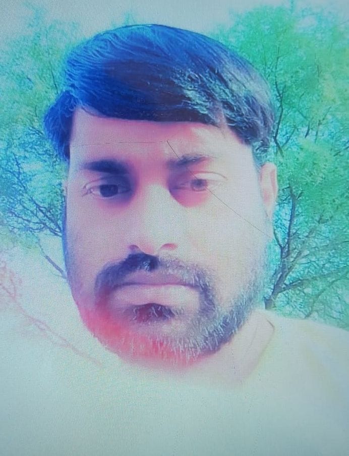 The brother of the Deputy Commissioner of Industries posted in Mathura was murdered by ripping open his stomach with a sharp weapon.