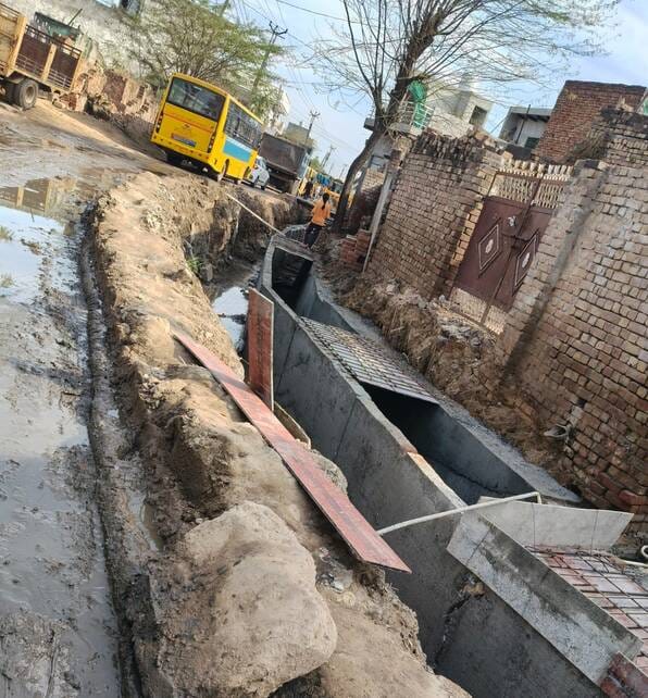 Fair at Chhudani Dham after 13 days, fear of accident due to incomplete drain