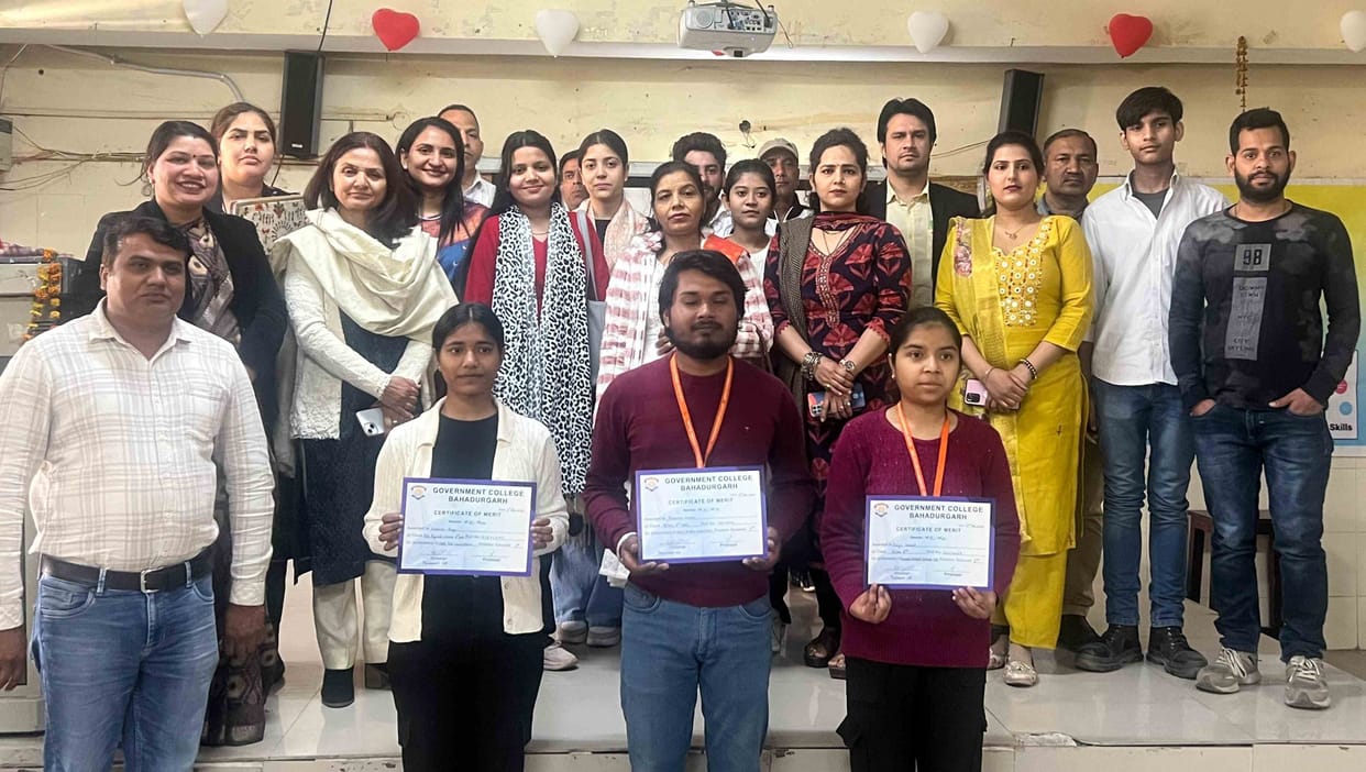 Resume writing taught to students in skill development workshop