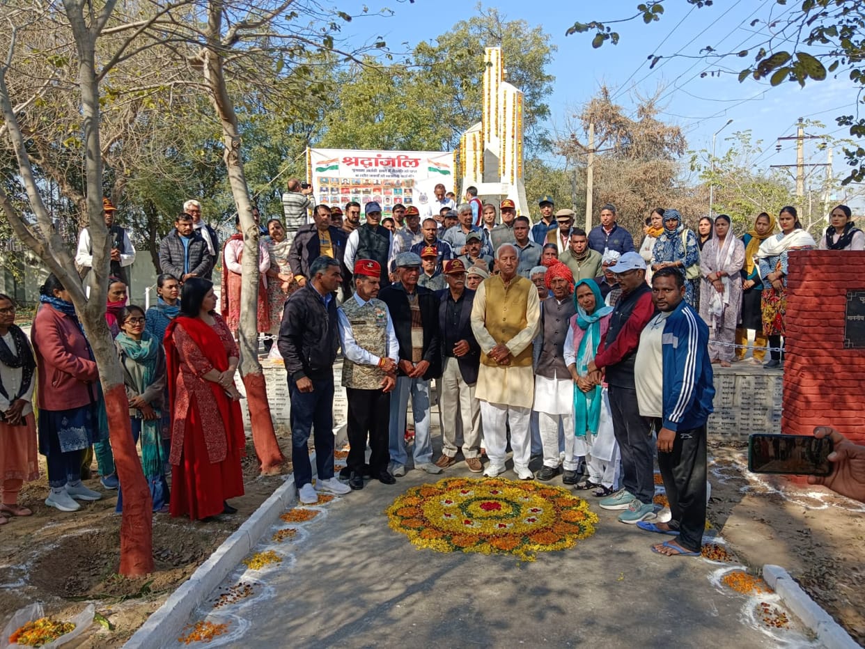Tributes paid to the martyrs of Pulwama