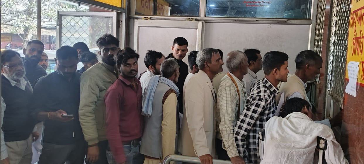 Outbreak of vomiting and diarrhea, condition of 22 patients deteriorated