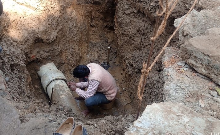 Damaged pipelines cause water shortages in several neighborhoods