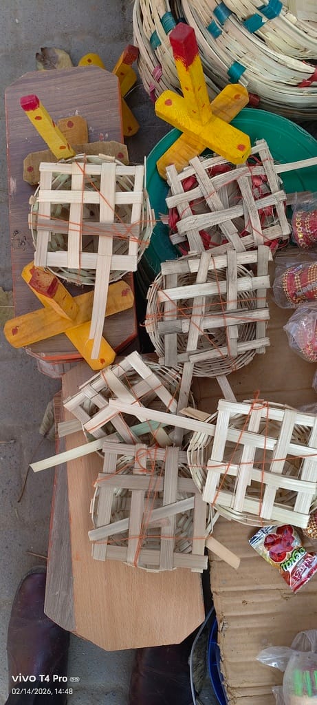 Colourful bamboo baskets and baskets are leading the customers during the wedding season.