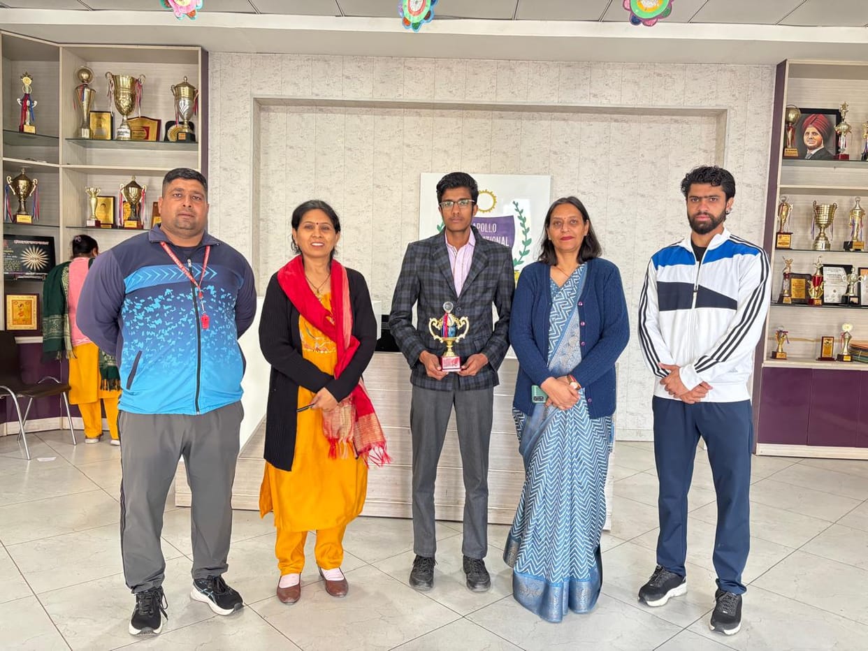 Player Akshit won the silver medal in the Chief Minister's Cup competition.