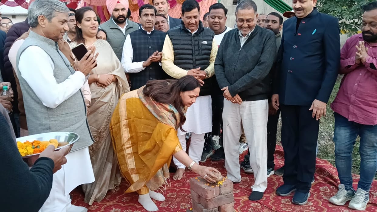 CM City Ladwa lit up with chandelier lights, 2.86 crore spent