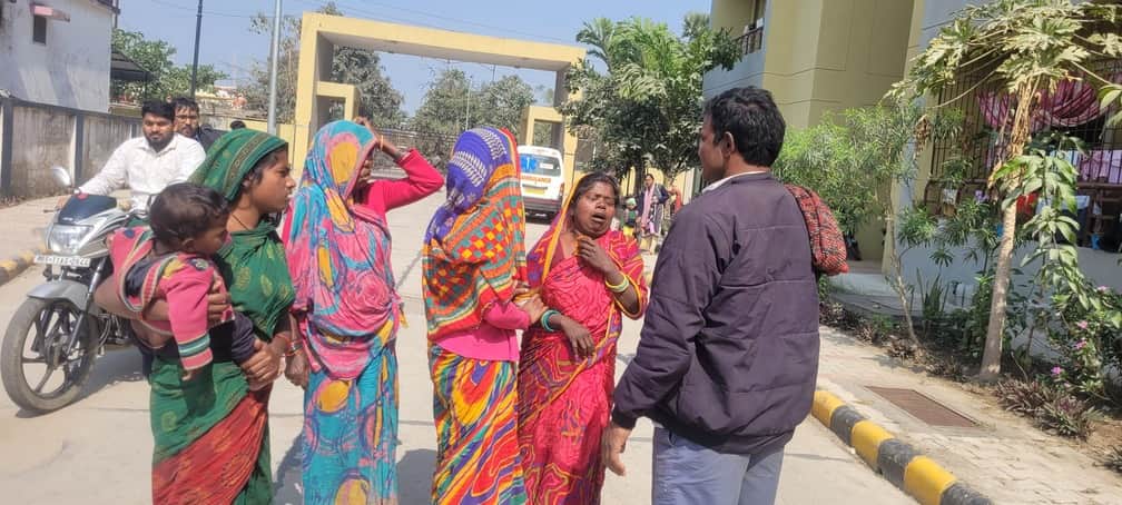 शोकाकुल परिजन