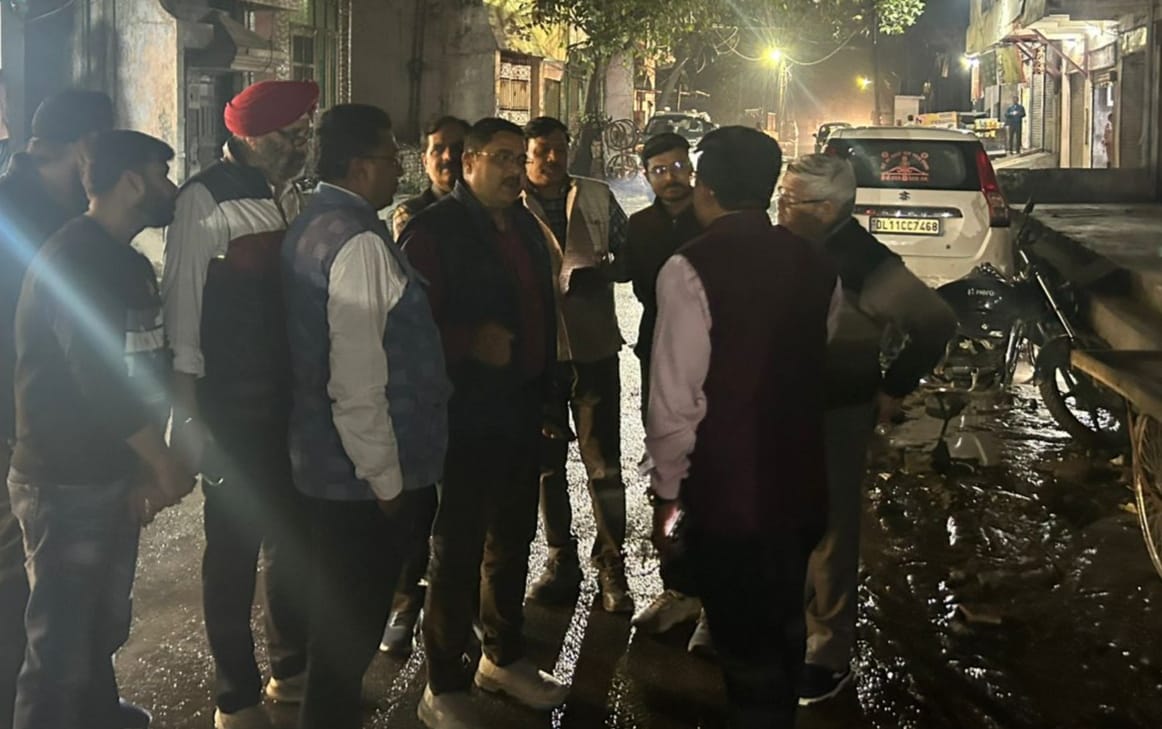 BJP workers furious over waterlogging at the culvert near Idgah Square