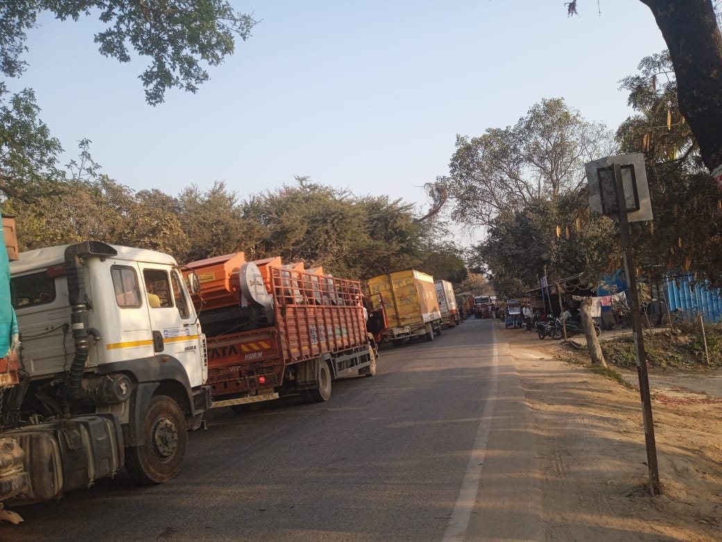 Ghazipur-Bharauli road jammed for 27 hours