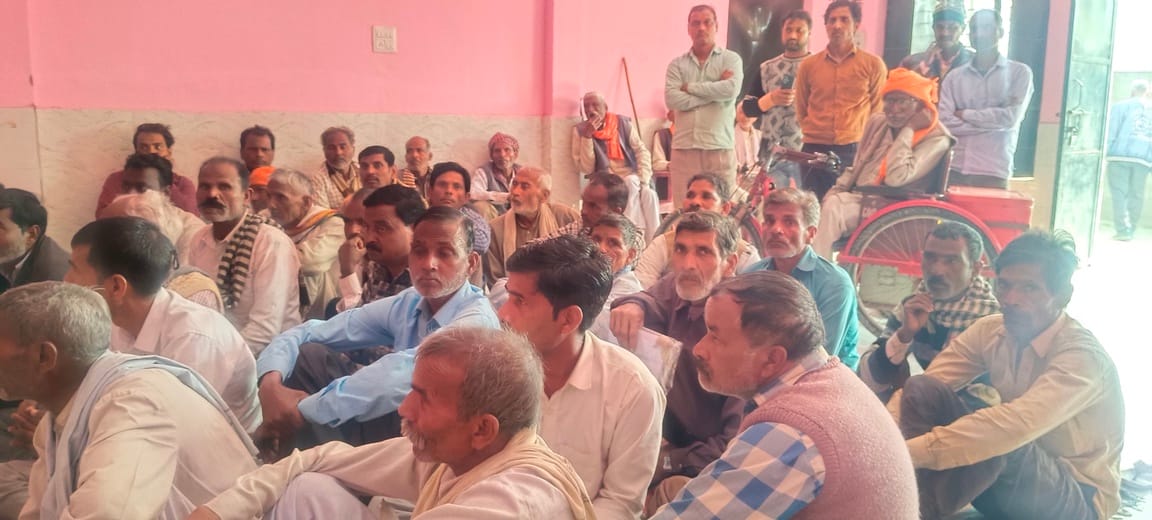 Protested in front of the officer alleging corruption in the consolidation process