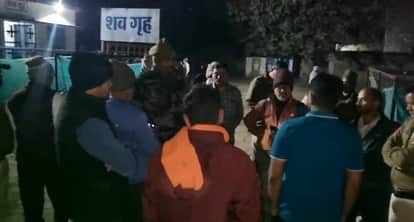 Sensation due to discovery of old man's body in suspicious condition on railway track, suspicion of murder