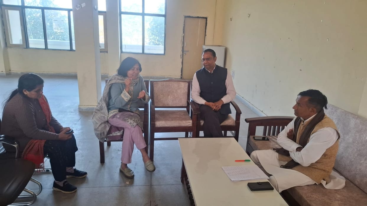 Eminent person listened to the problems of the people