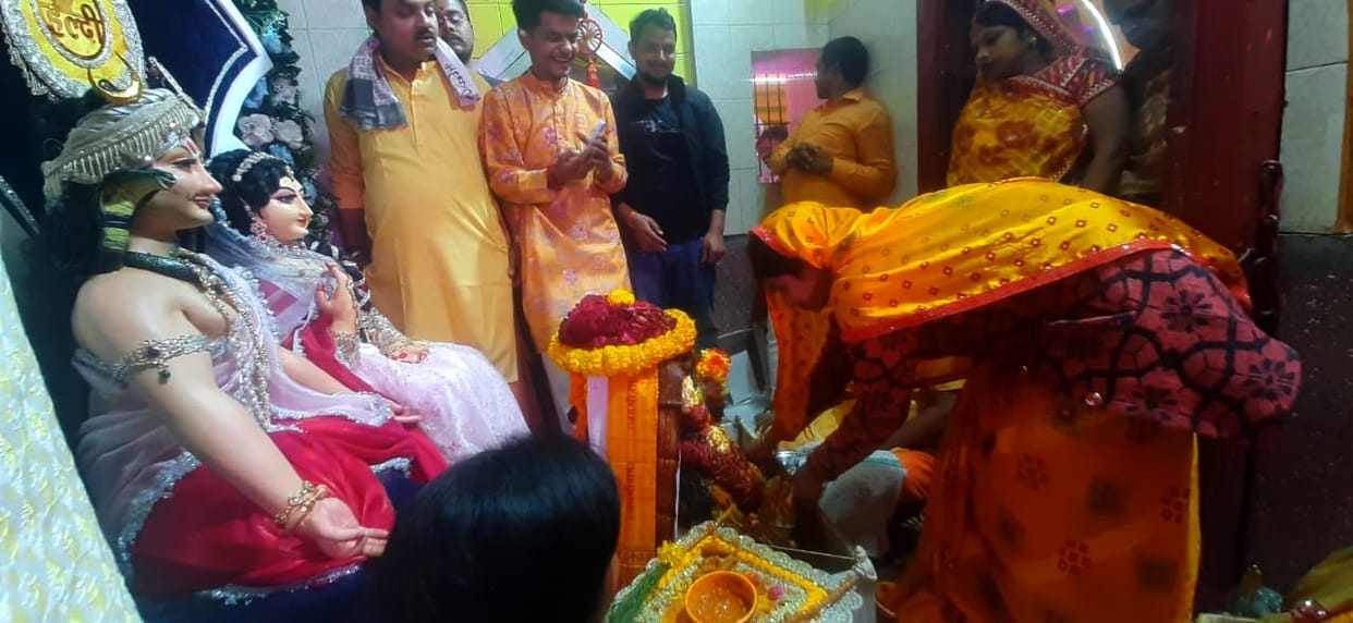 Shiva temple is immersed in the fragrance of turmeric, today Bholenath will marry Gauri.