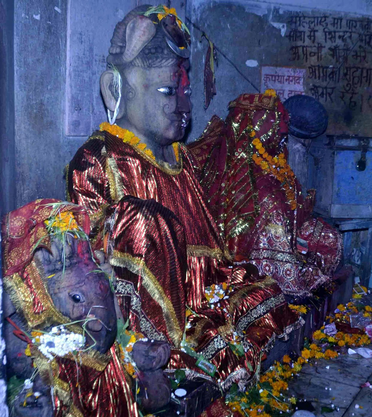 Bateshwar temple has a unique statue of Shiva-Parvati