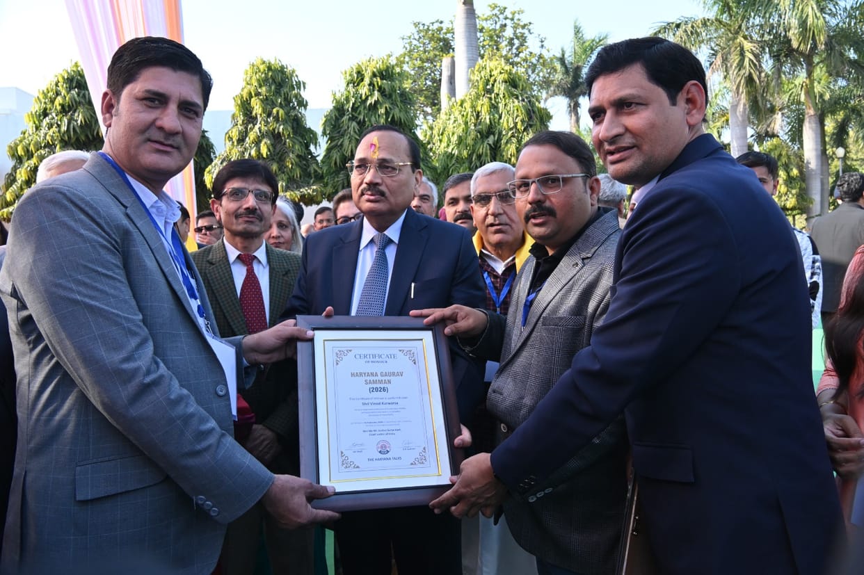 CJI presented Haryana Gaurav Award to Vinod Kadwasra of Baropal