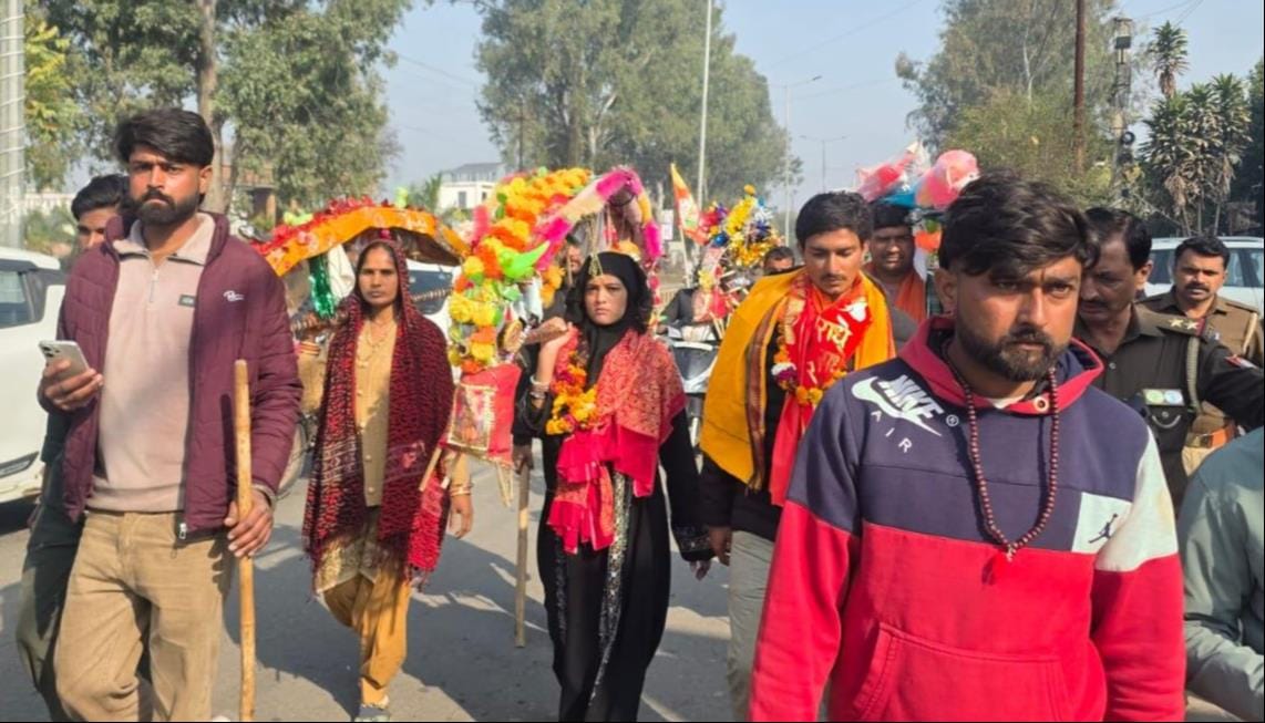 Tamanna of Sambhal reached Didauli with Kanwar in burqa and was welcomed.