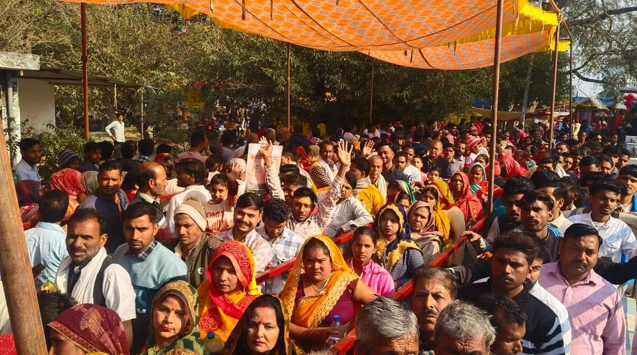 Devotees took blessings of Sambasadashiva by performing Abhishekam