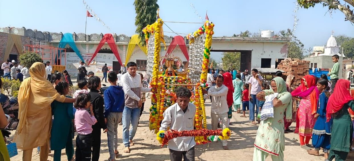 The Satkumbha festival concluded with the completion of the Rudra Maha Yagna, and the Shiva temple was thronged with people.