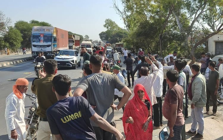 Mandsaur News: कार ने स्कूटी को मारी टक्कर, दंपति की मौत, पति ने मौके पर तो पत्नी ने अस्पताल में दम तोड़ा