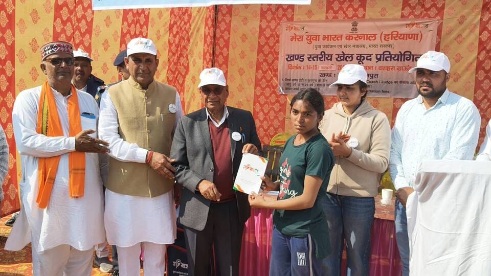 Kushal and Ritu first in 400 meter race