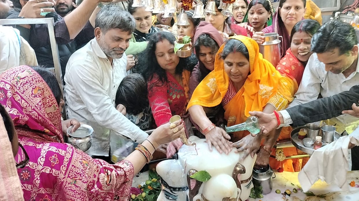 A wave of faith surged for the Jalabhishek of Mahakal.