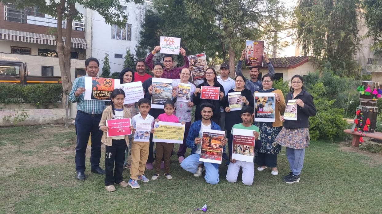 Animal lovers demonstrated in Kanhaiya Park