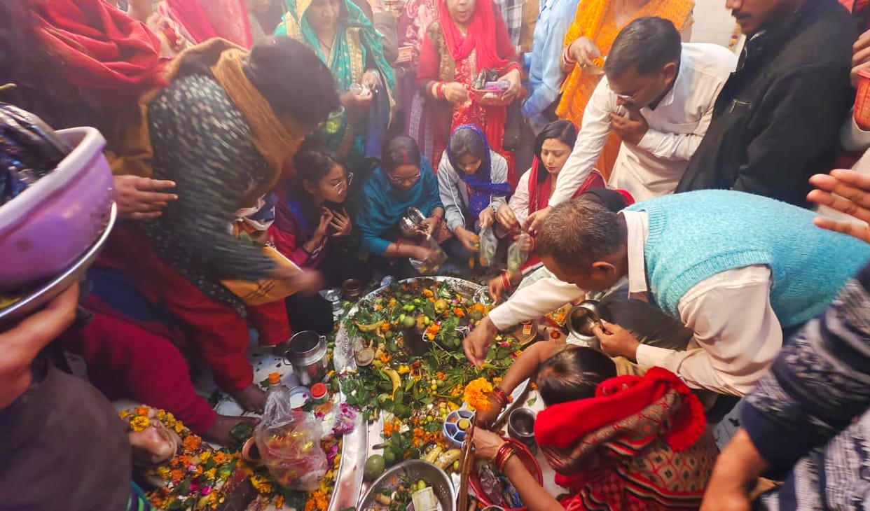 Crowds of devotees gathered for the consecration of the twelve Jyotirlingas