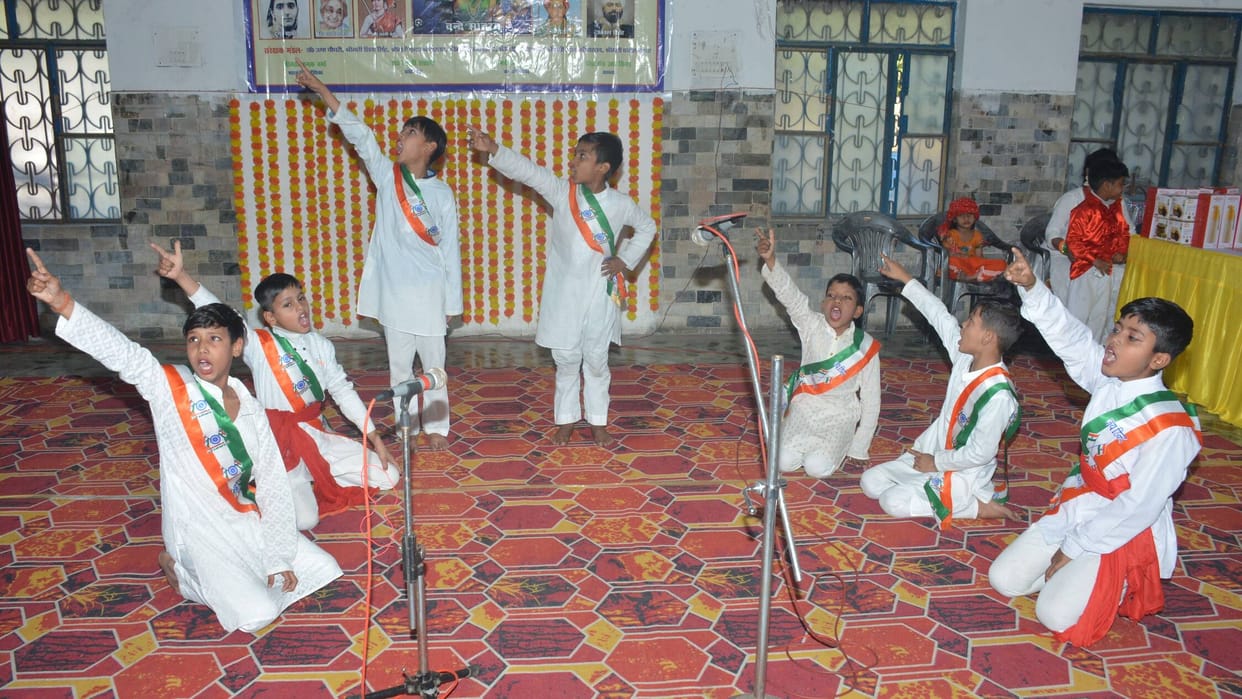Tribute paid to the martyrs of Pulwama