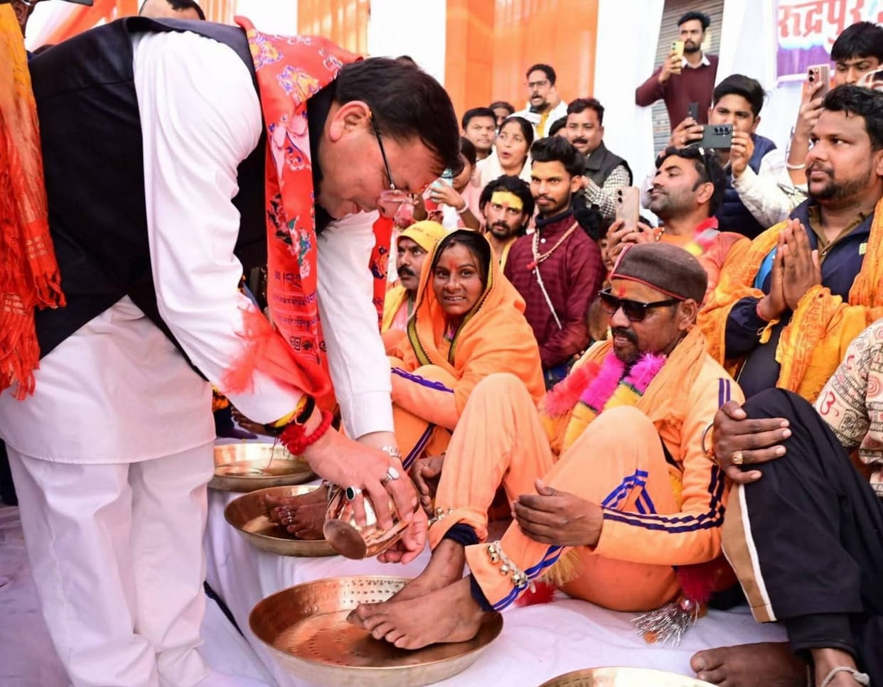 Washed the feet of Kanwariyas, made earthen pots