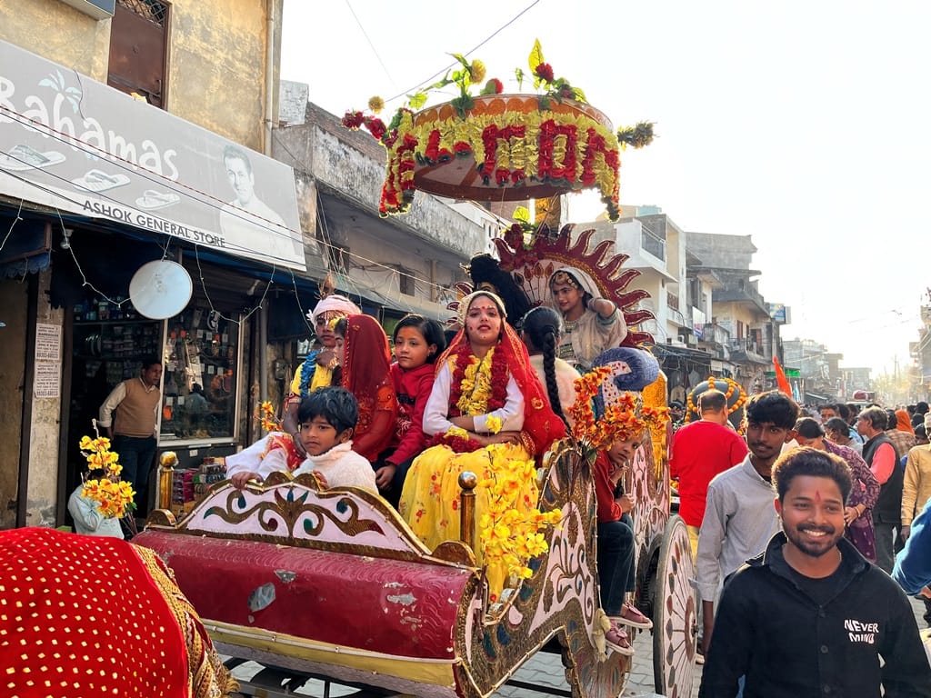 Bholenath's cheers in the procession
