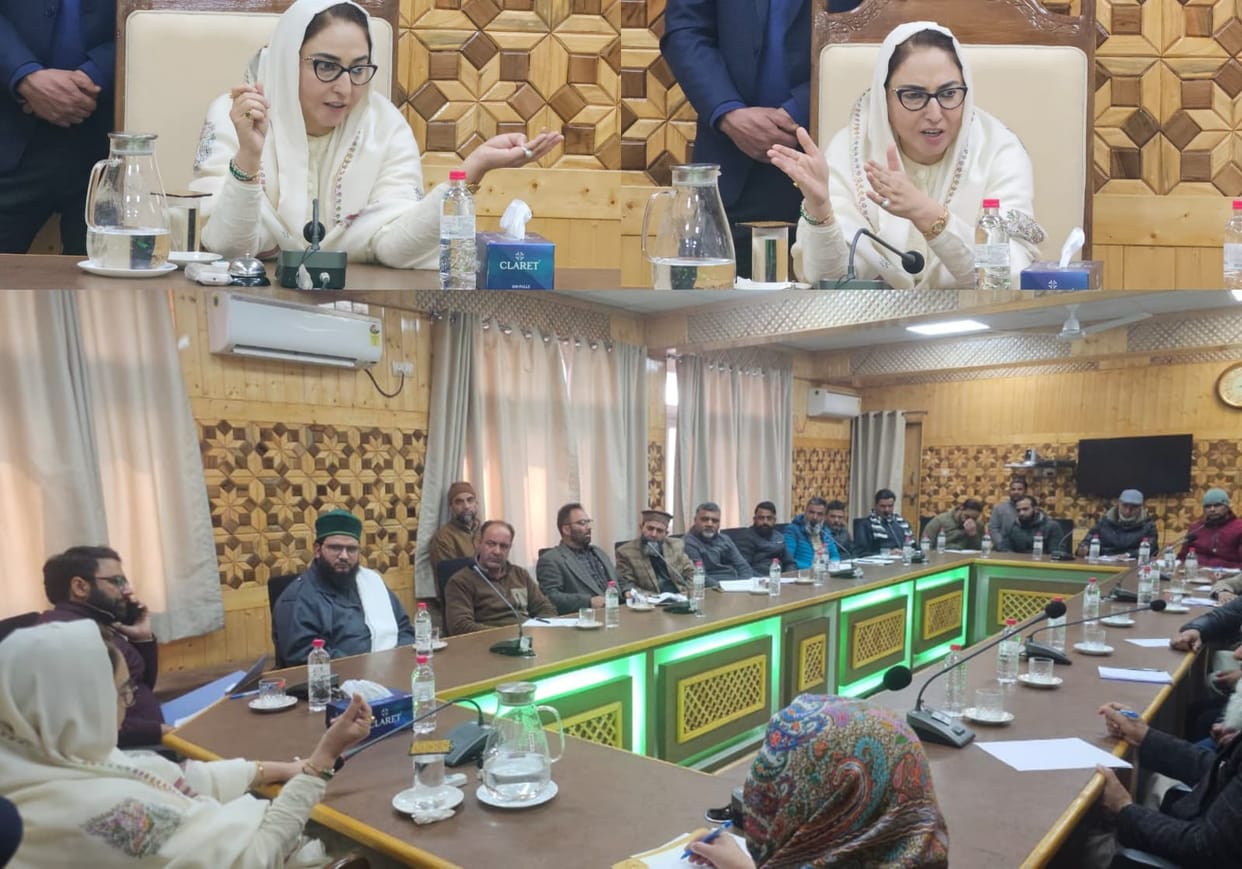 Srinagar, Dr. Drakshan Andrabi, Chairperson of, Waqaf Board, Held Meeting