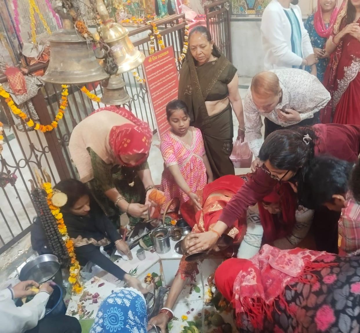 Wishing for happiness and prosperity by offering water to the Supreme God in Shiva temples