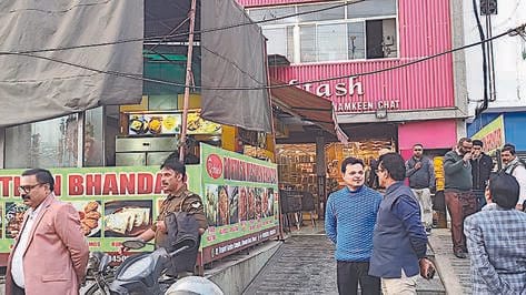 Officers posed as customers, bought sweets and caught the Rohtash Group's tax fraud worth crores.