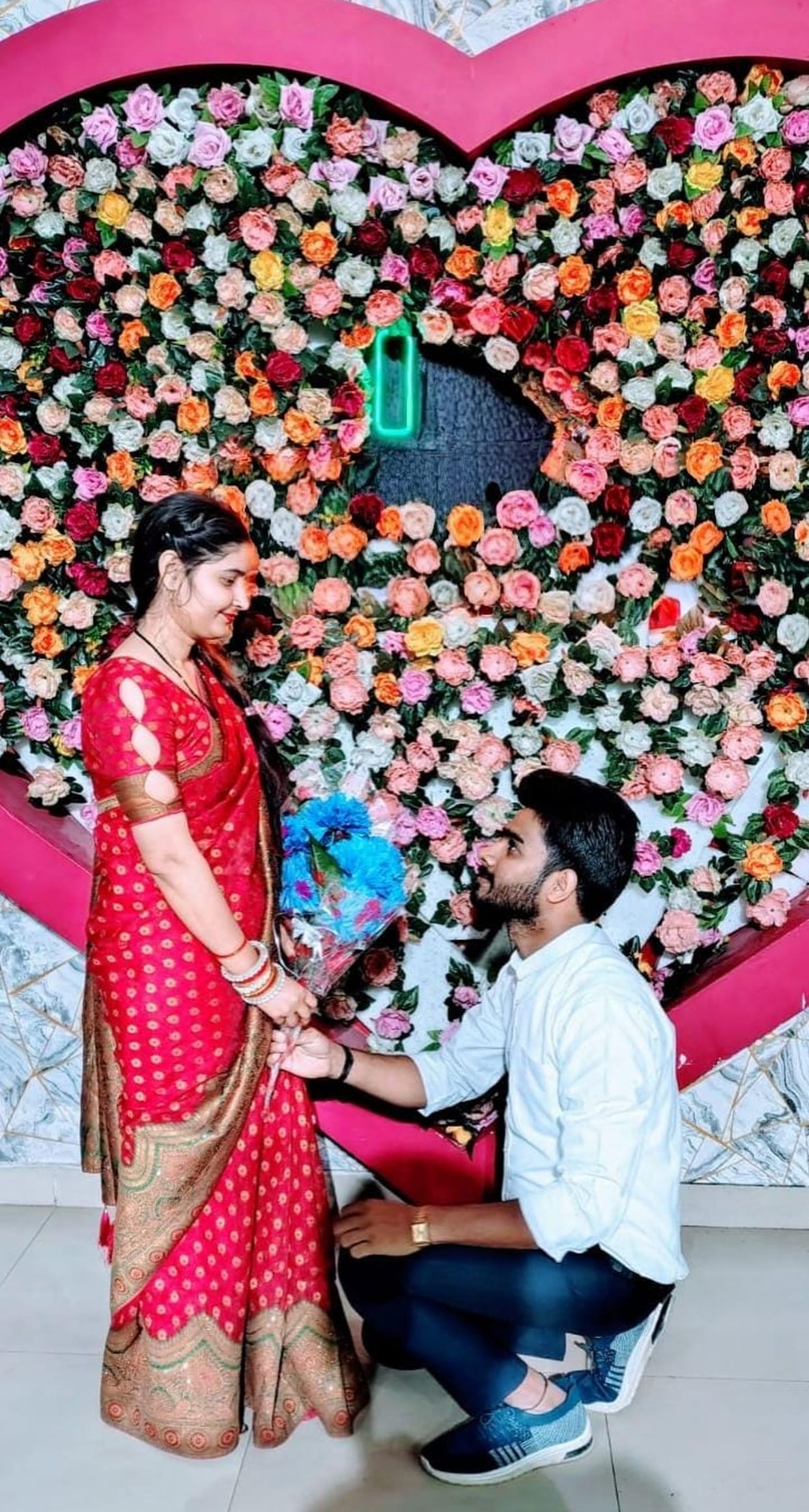 Valentine's Day: Lovers express their love in their own style