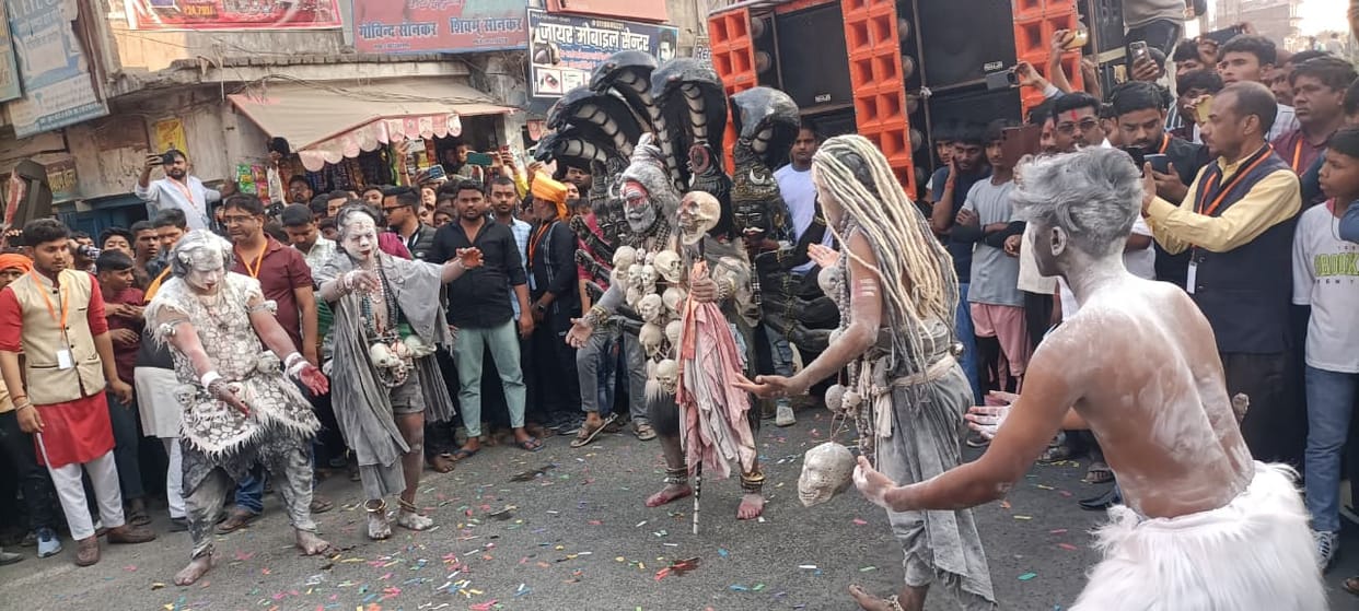 A grand procession was taken out for the marriage of Shiva.
