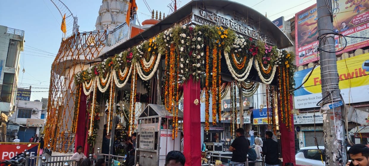 Devotees throng temples on Mahashivratri