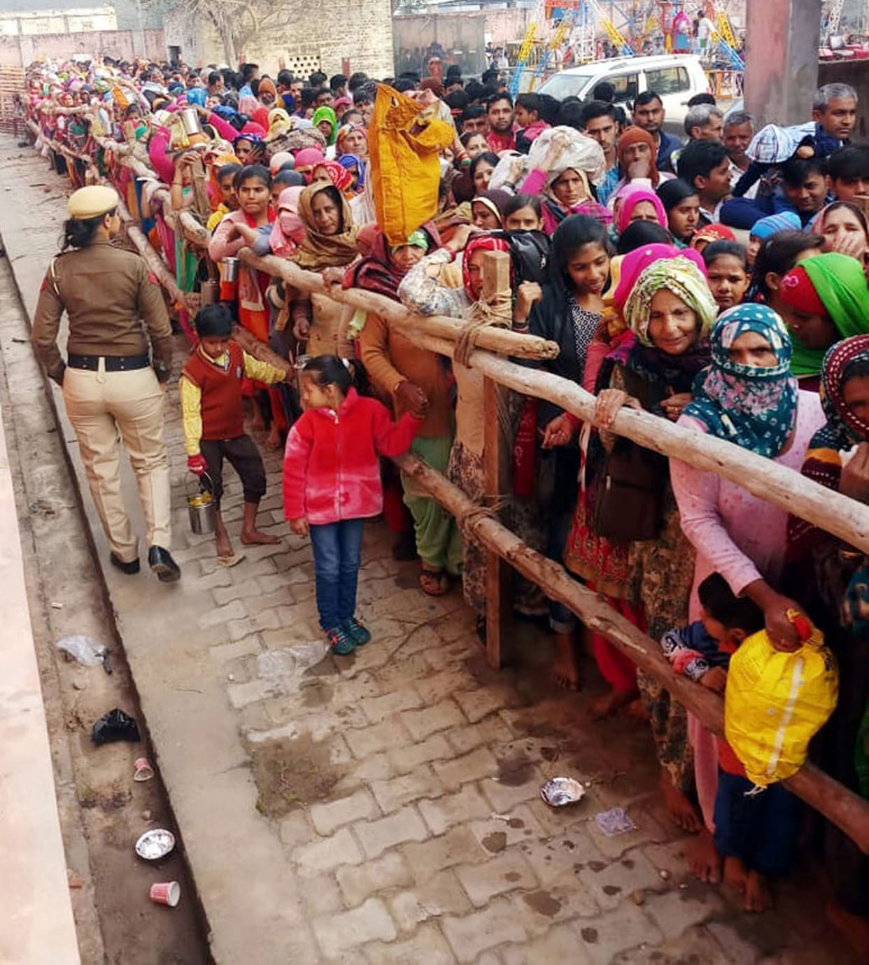 Devotees performed Jalabhishek of Lord Shiva in Khadalwa