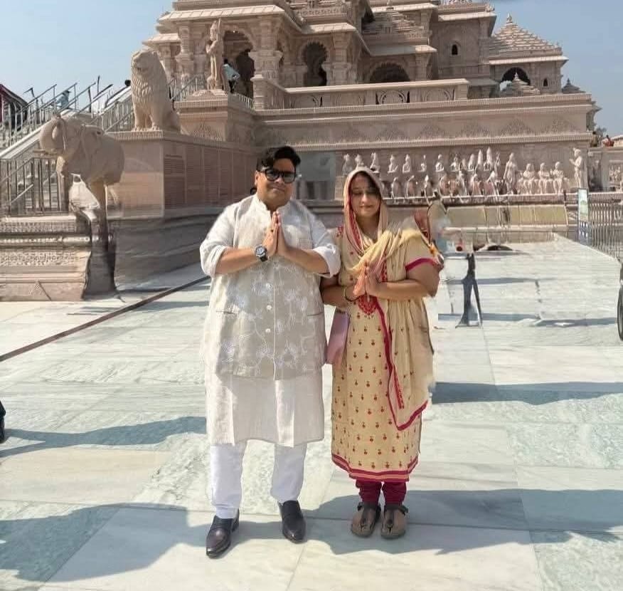 Kiku Sharda reached Ayodhya with his family