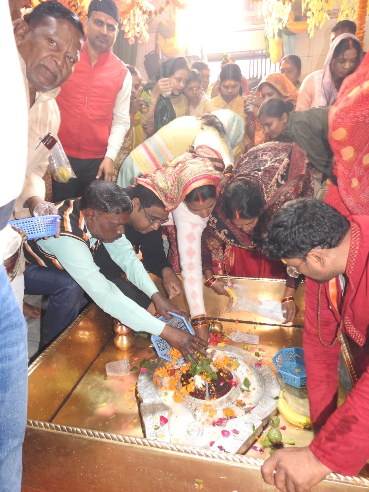 Mahashivratri: Over 1.50 lakh devotees visited Shiva temples to have darshan of Lord Shiva.