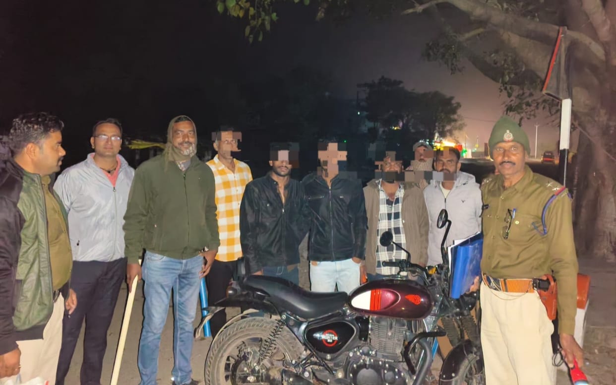 Two smugglers were caught while trying to deliver MD drugs worth Rs 4.60 lakh on a Bullet.
