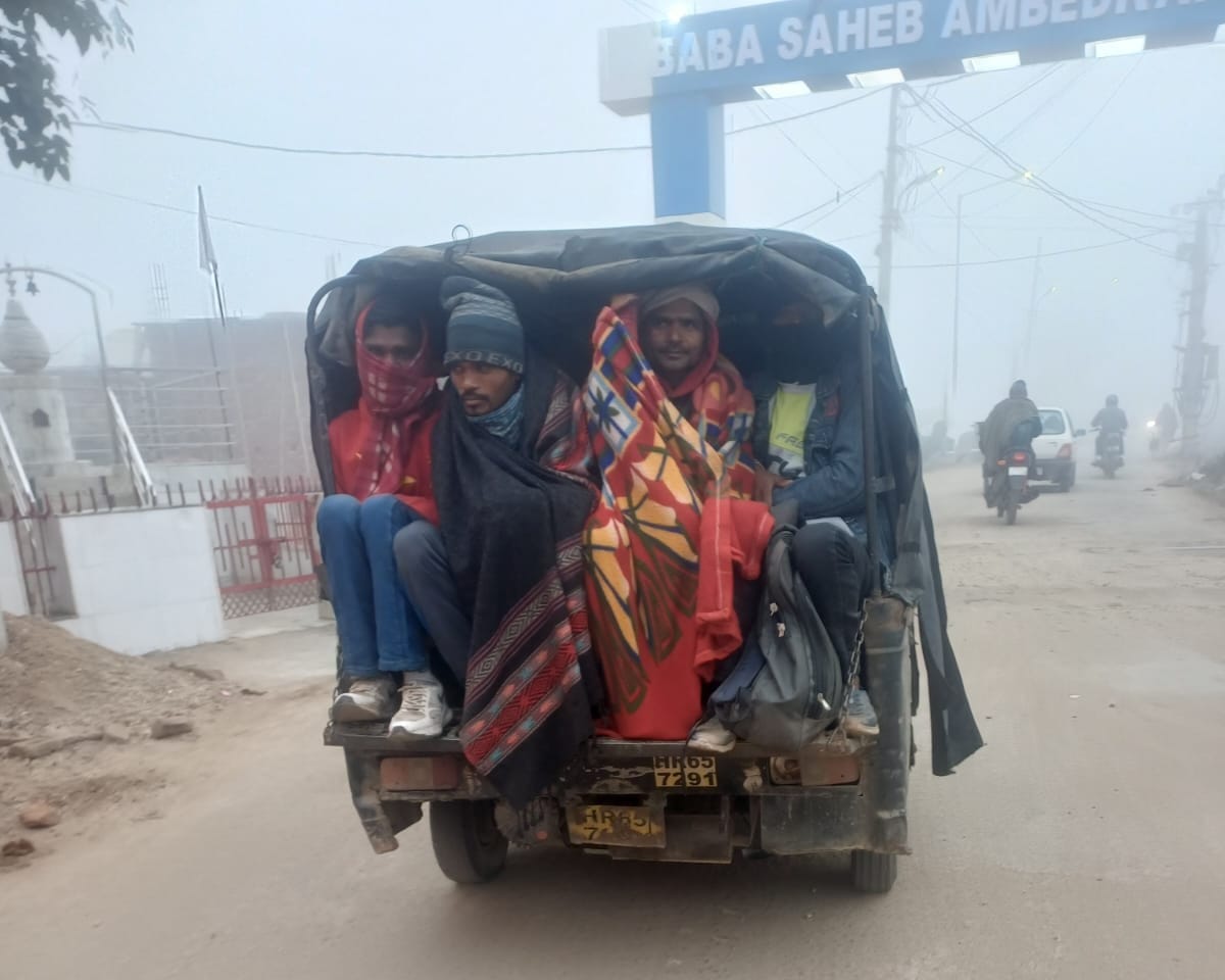 Autos are being packed with passengers, leading to accidents.