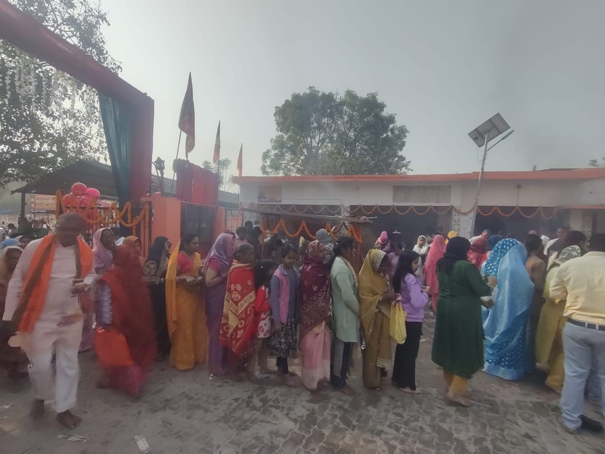 Devotees performed Jalabhishek in Shiva temples