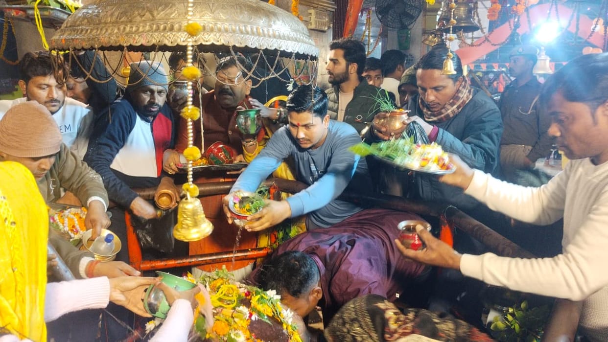 A wave of faith surged at Mahadev's door, cheers kept resonating.