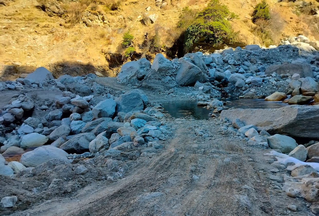 The construction of the Dogra bridge could not begin for six months.