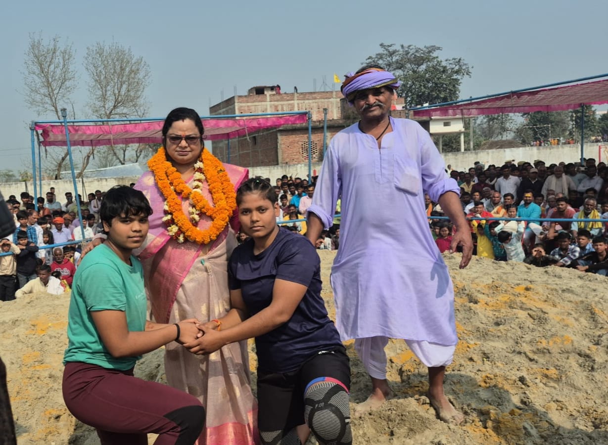 Kiran from Kanpur defeated Neelam from Bareilly.