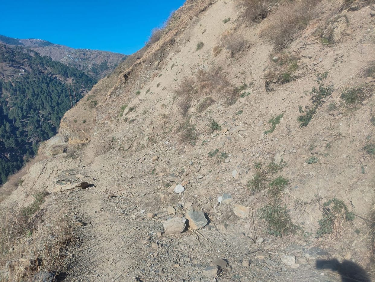 Four kilometer road not restored even after four months