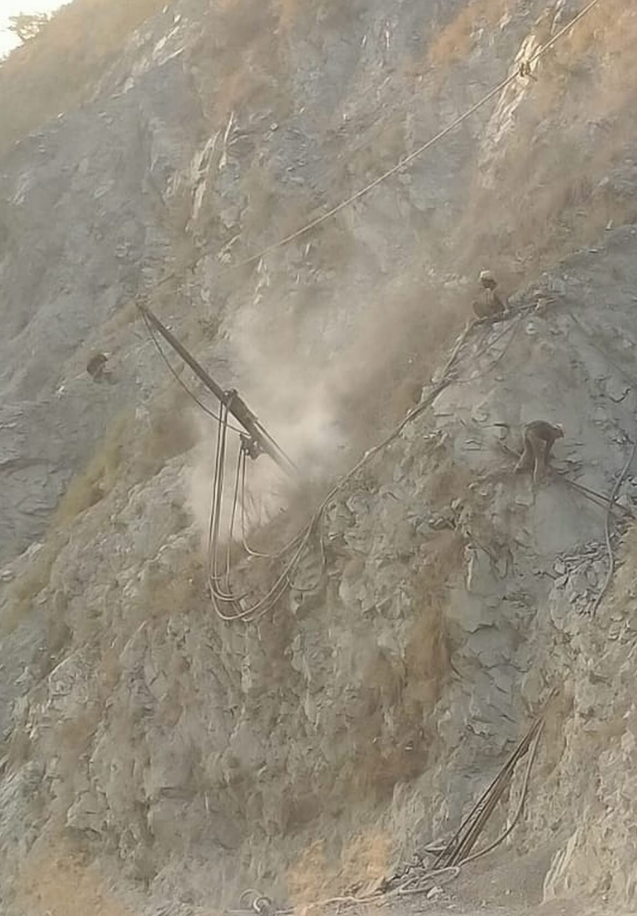 3.86 crore rupees will be spent in Kalighar to stop landslides, work has started