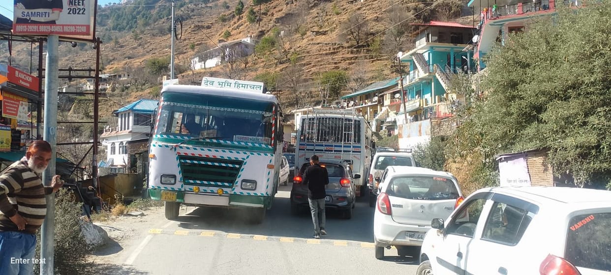 Mango jam in Teesa market, shopkeepers and people troubled