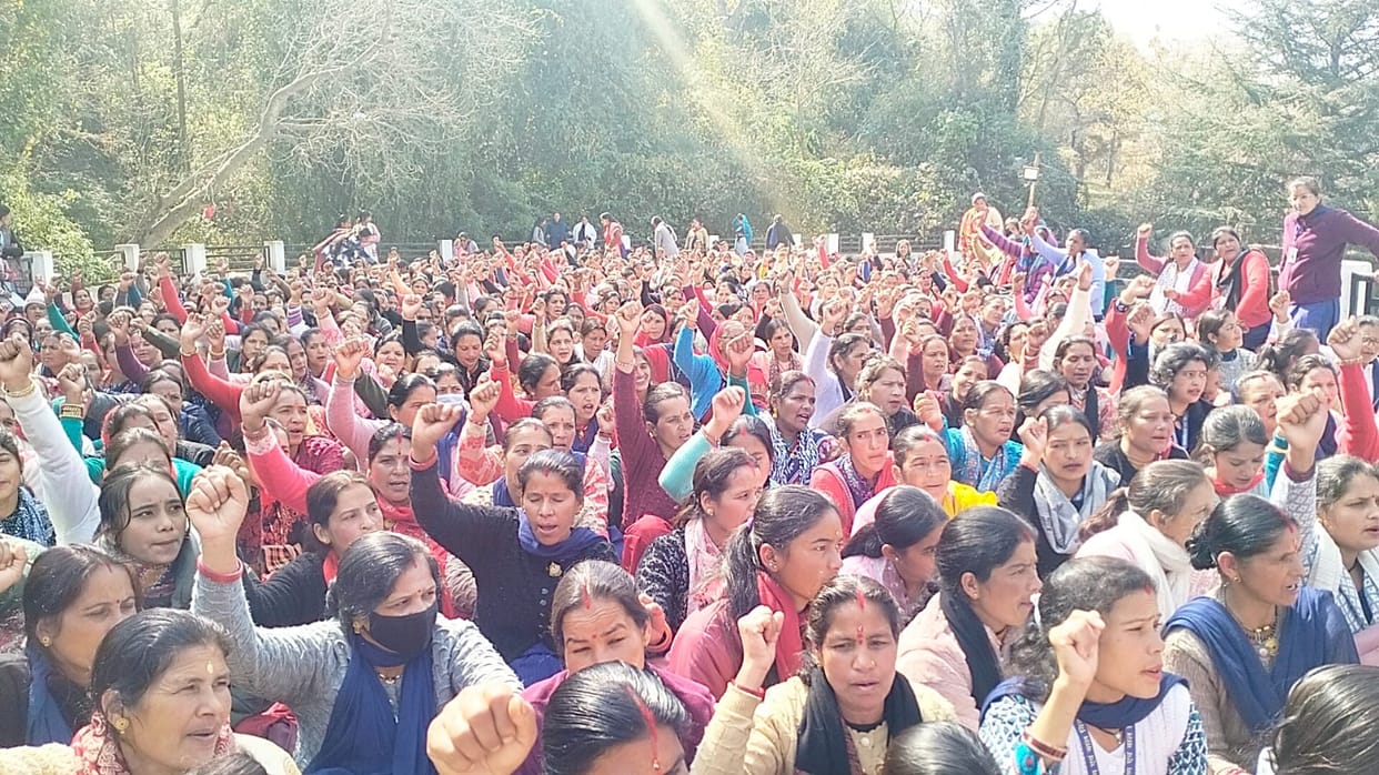 Anganwadi workers raise their voice for their demands in Champawat