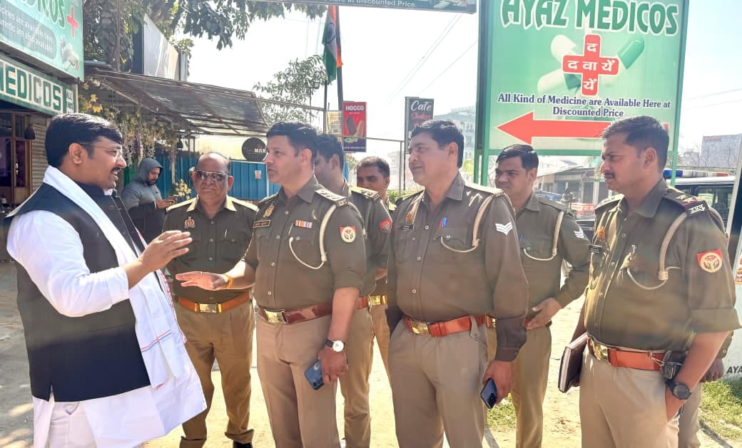 Congress workers going to gherao the Assembly were stopped and detained by the police.